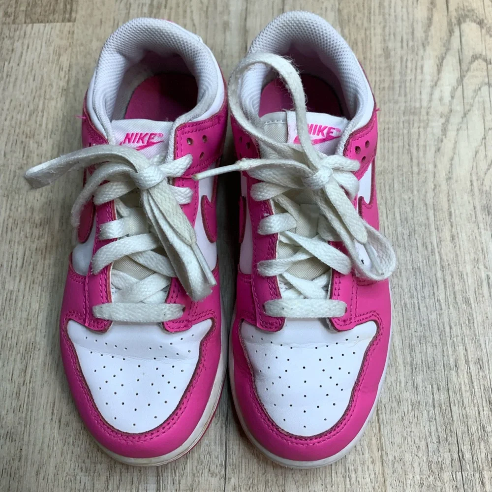 Girls Nike Dunk Low sneakers in 